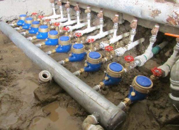 برخورد قاطع با انشعابات غیرقانونی آب در فراهان