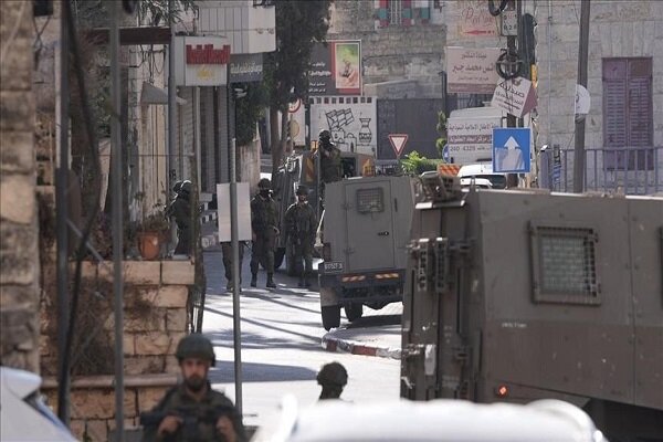 زخمی شدن یک فلسطینی بر اثر تیراندازی صهیونیست‌ها در جنوب کرانه باختری