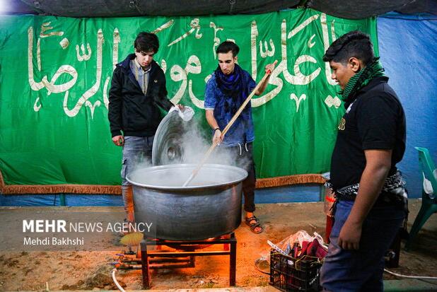 برپایی موکب امامزادگان استان قم در جوار مسجد مقدس جمکران