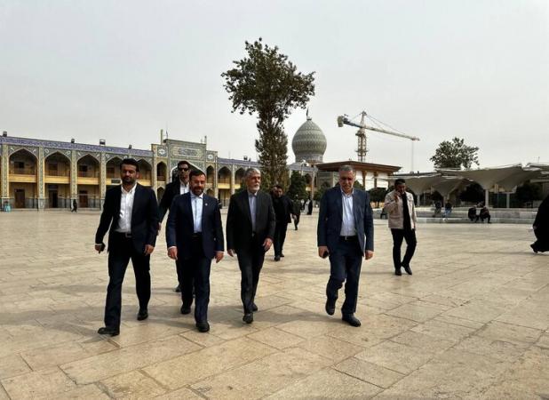 تشرف وزیر فرهنگ و ارشاد اسلامی به حرم شاهچراغ(ع)