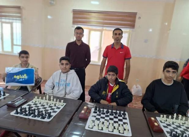 دانش‌آموزان گناوه ای در مسابقات استانی شطرنج درخشیدند