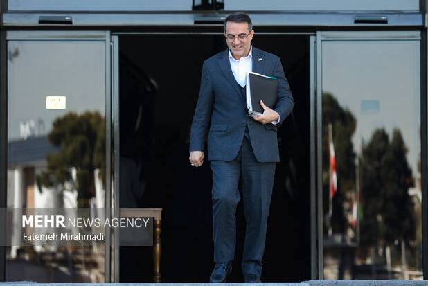 رفیع زاده: نیروهای شرکتی و قراردادی در کوچک‌سازی دولت بیکار نخواهند شد