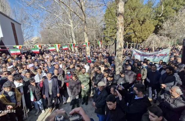 حضور پرشور و حماسی مردم تاکستان در راهپیمایی ۲۲ بهمن