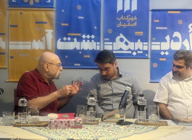 برای فهم بناهای تاریخی باید عینک گذشتگان را به چشم زد