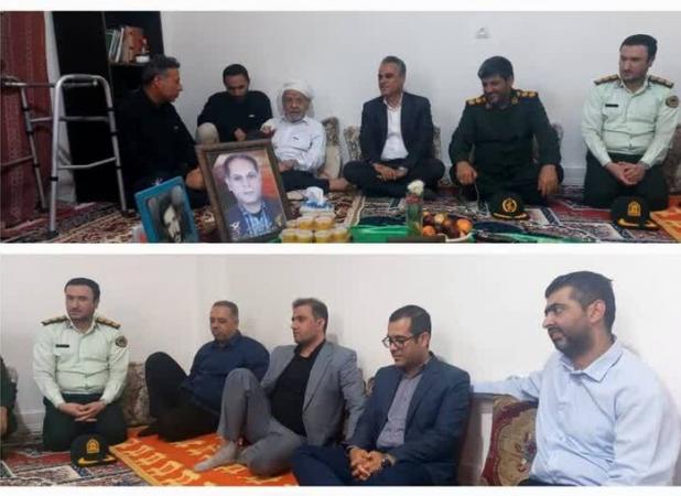 دیدار مسئولان کنگان با خانواده شهید «عباس روشن قیاس»