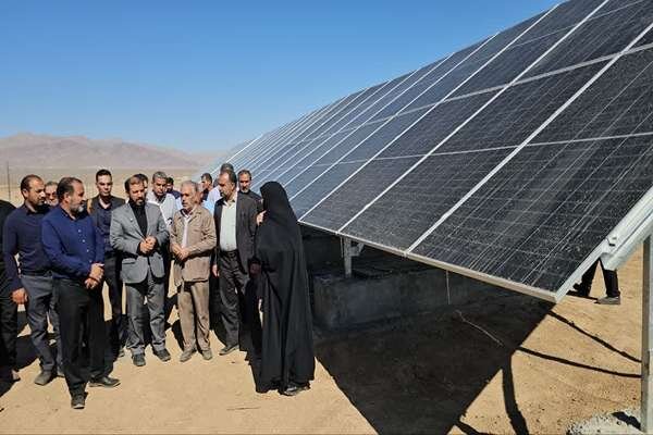 راه اندازی نخستین نیروگاه خورشیدی بر روی چاه های کشاورزی زرند
