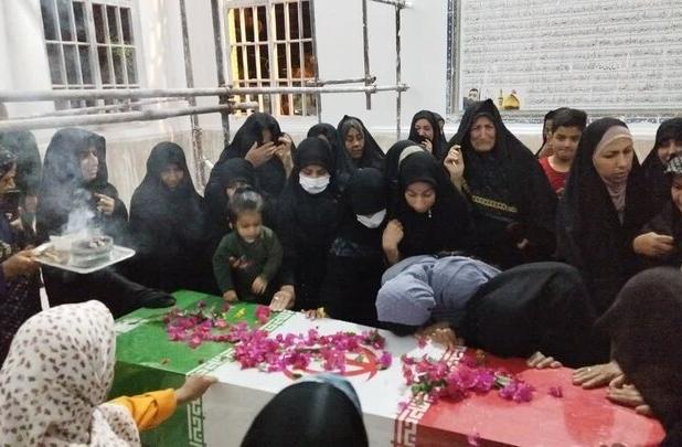 استقبال باشکوه از  شهید گمنام عملیات کربلای ۶ در فهرج