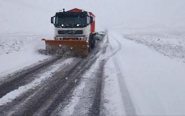 محورهای بانه، سقز و مریوان با کولاک شدید مواجه هستند