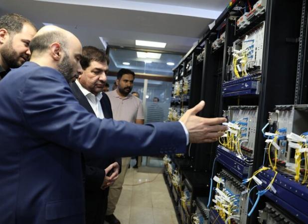 مخبر: هنر نیست که اولویت در مناقصه‌هایمان توجه به شرکت‌های خارجی باشد