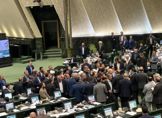 تاریخ بررسی نامه نمایندگان برای ساخت سلاح اتمی