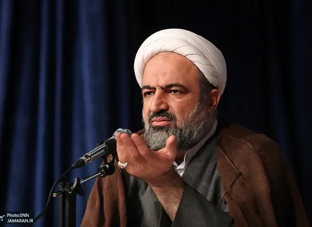 رسایی: در ترکیه خبری نیست، خر داغ می‌کنند!