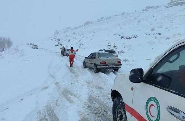 امدادرسانی هلال‌احمر بام ایران به ۳۶۰ نفر در برف و کولاک اخیر