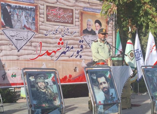 آئین معنوی عطرافشانی و گلباران قبور مطهر شهدای اراک