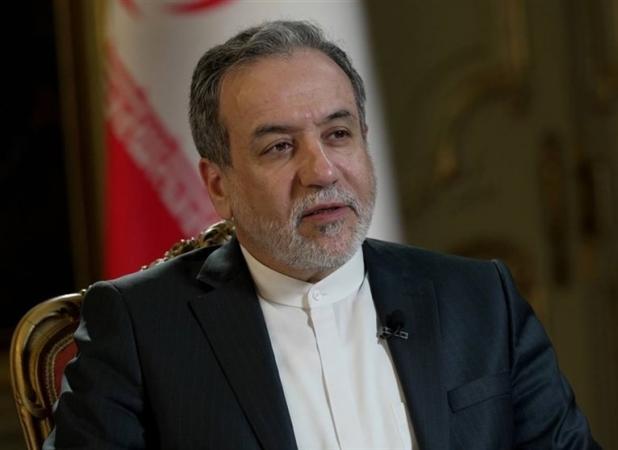 عراقچی: بریتانیا به حقوق شهروندان ما احترام بگذارد