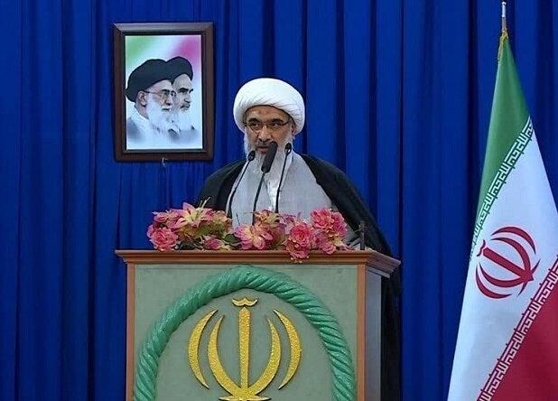 امام جمعه بوشهر: صنایع اقدام عملی از ورزش استان داشته باشند