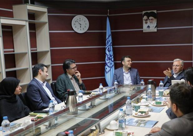 اساتید هسته‌ای بر افزایش نقش اساتید در فعالیت‌های فرهنگی تاکید کردند