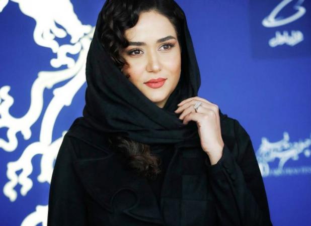 پریناز ایزدیار حتی با ساده‌ترین استایل هم زیباست