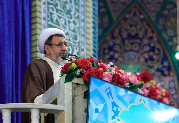 امام جمعه کرمان: در جنگ اخیر منتقد و غیرمنتقد در کنار هم انسجام ملی را شکل دادند / زنان در آبادانی کشور سهیم‌اند