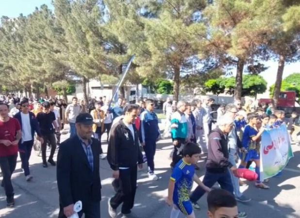 همایش بزرگ پیاده‌روی خانوادگی در بناب برگزار شد