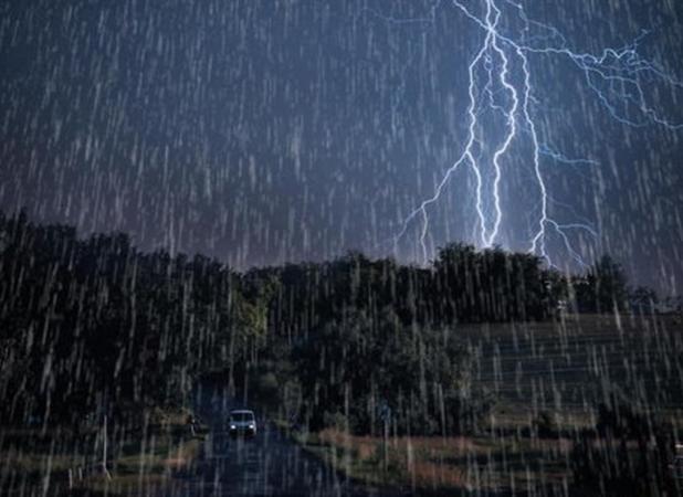 هواشناسی ایران ۱۴۰۰/۰۵/۲۴| باران و رعدوبرق در ۱۴ استان تا آخر هفته/ کاهش ۶ درجه‌ای دما در سراسر کشور