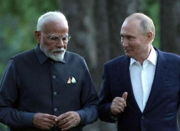 نخست‌وزیر هند شخصا به استقبال پوتین رفت+ فیلم