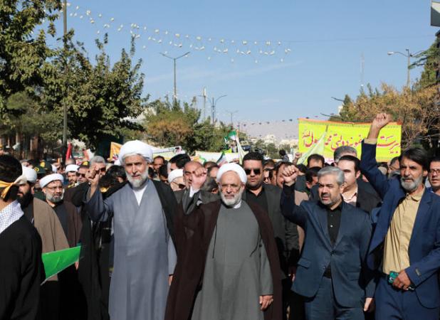 ۱۳ آبان پاسخ ملت ایران به زورگویی استکبارگران است