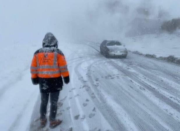 تردد در محورهای کوهستانی خراسان شمالی فقط با زنجیر چرخ امکان‌پذیر است
