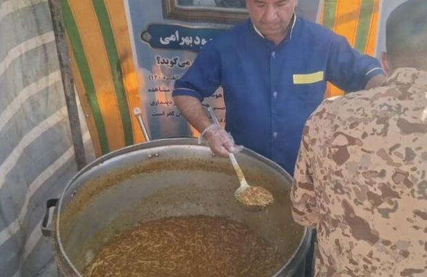 توزیع ۵ هزار آش رشته و ۲ هزار کتلت در جشن مهمانی امت احمد(ص)