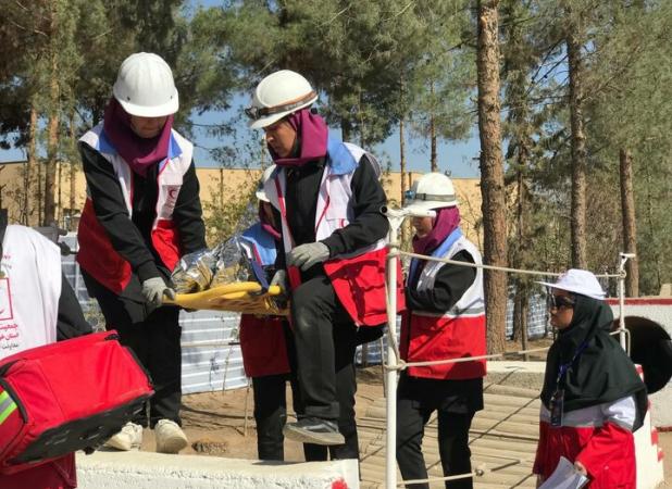 پرفند: تیم دختران اسفراین رتبه دوم کشوری حمل گروهی مصدوم را کسب کرد