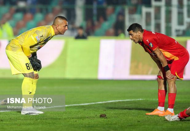 شکست عجیب پرسپولیس مقابل فولاد ۱۰ نفره/ ۳ گل در ۷ دقیقه!