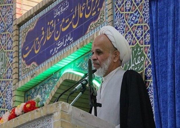 امام جمعه موقت کرمان: تولید حلال مسائل کشور است