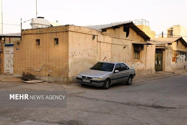 حاشیه نشینی دغدغه ای جدی در بیرجند؛ مدرسه ای که محله را نجات داد