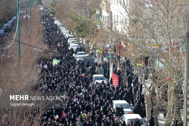 راهپیمایی مردم همدان علیه اغتشاشگران پس از نماز جمعه