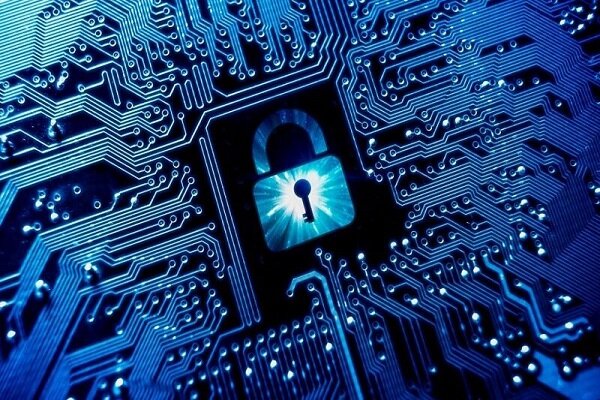 درخواست اجرای مصوبه بومی‌سازی نرم‌افزارهای پایه از سوی انجمن رمز