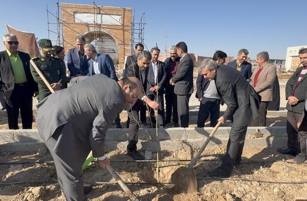 کاشت نهال در حاشیه جشنواره تئاتر بسیج خراسان رضوی