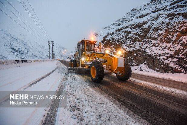۴۸۳۰ کیلومترباند از راه‌های کرمانشاه برف‌روبی شد