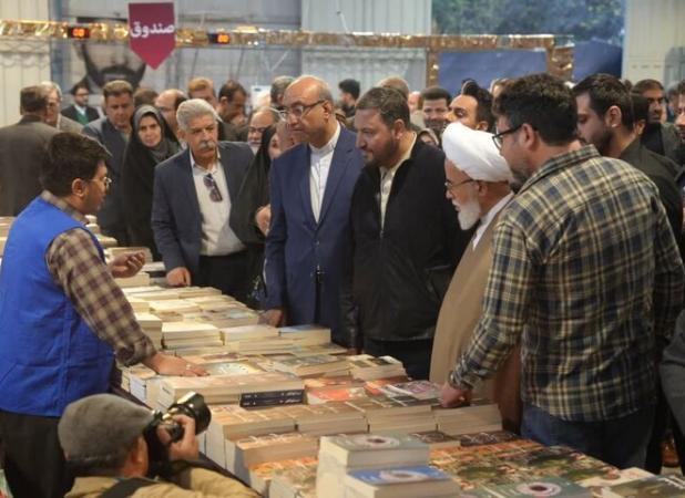 پانزدهمین نمایشگاه سراسری کتاب کرمانشاه پس از هفت سال وقفه افتتاح شد