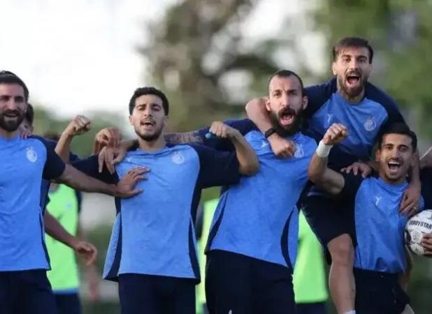 ورمزیار: استقلال بی‌پول بود، بهتر تیم می‌بست