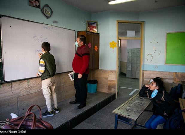 حضور دانش‌آموزان در مدارس هنوز اجباری نیست/ در برخی مناطق تهران بیشتر مدارس غیردولتی هستند