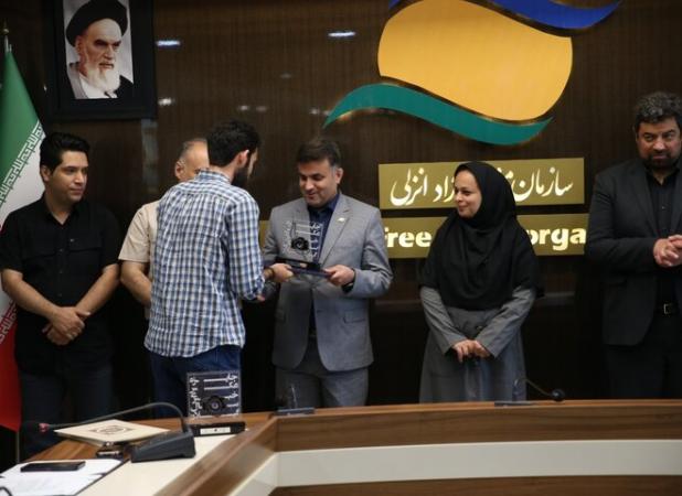 عکاس مهر برگزیده نخستین جشنواره جایزه عکس خبری سال گیلان شد