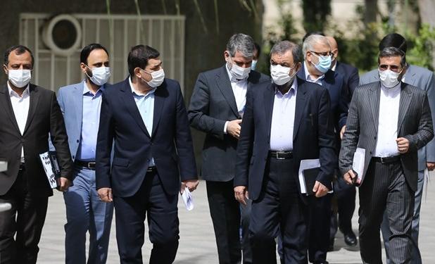 حیاط دولت| از جذب ۱۱ هزار نیروی جدیدالورود و ۳۲۰۰ سربازمعلم در آموزش و پرورش تا تکذیب چندین باره افزایش قیمت بنزین