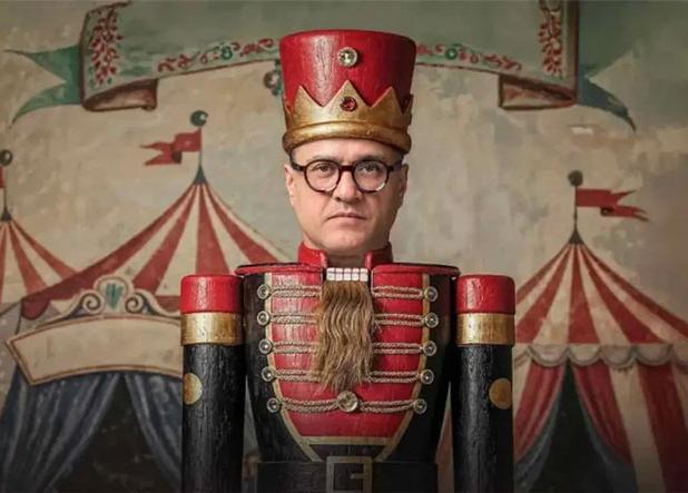 در گوشه‌ای از پارک ارم برای رامبد جوان جان می‌دهند