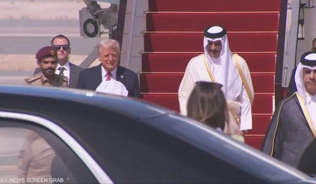 تصاویر استقبال امیر قطر از ترامپ در دوحه