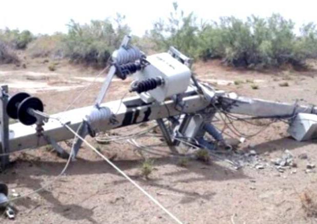 حدود ۱۰۰ اصله پایه شبکه توزیع برق در سیستان و بلوچستان تخریب شد