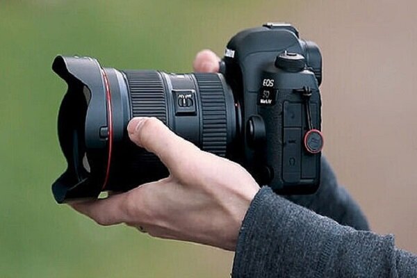 عکاسان اصفهان زیر سایه رقابت مجازی و قراردادهای غیرقانونی تالارها