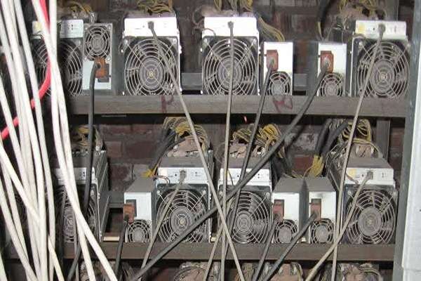 مصرف ماینرهای غیرمجاز برابر برق ۳۰ هزار مشترک خانگی است