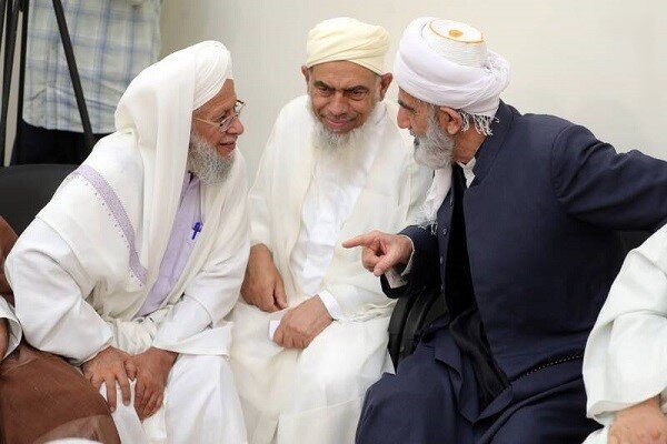 نقش مهم و محوری علما و ریش سفیدان در روشنگری جامعه اسلامی و تقویت وحدت