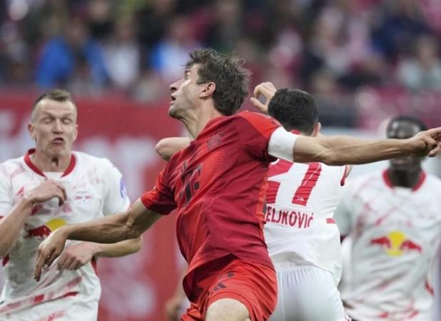 کامبک بایرن‌مونیخ نافرجام ماند؛ قهرمانی به تعویق افتاد