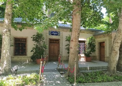 برپایی آیین سوگواری امام حسین(ع) در خانه تاریخی ملک
