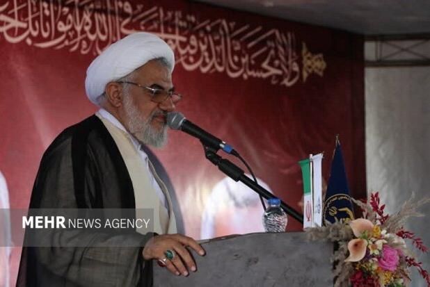 ارتش و سپاه دو بازوی توانمند نظام در صیانت از انقلاب و منافع ملی هستند